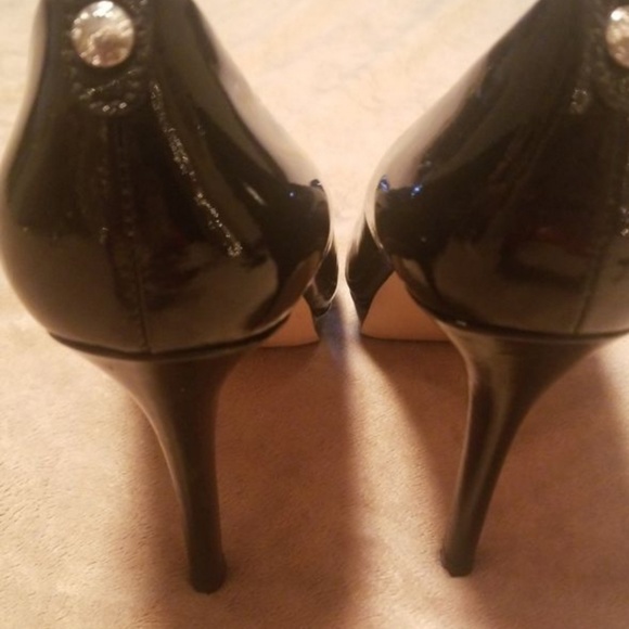Heels - Picture 3 of 4